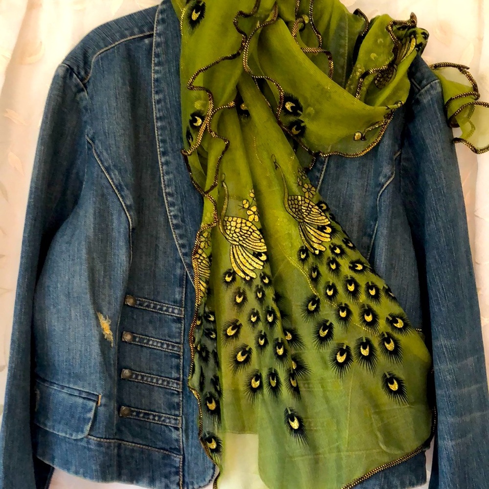🌟 Parisian-style Gold-trim GREEN Peacock Scarf 🦚